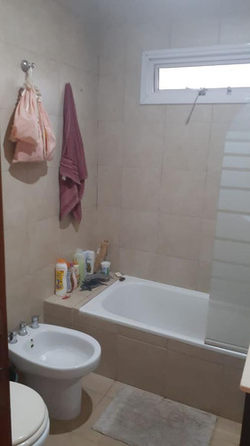 Imagen 11 de 19 de Excelente Casa En Venta - B. Cerrado La Celina (barrio Familiar)