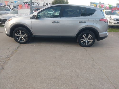 Imagen 4 de 15 de Toyota Rav4 2017 2.5 Xle 4wd At