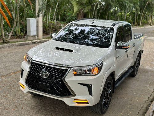 Imagen 3 de 15 de Toyota Hilux Srv
