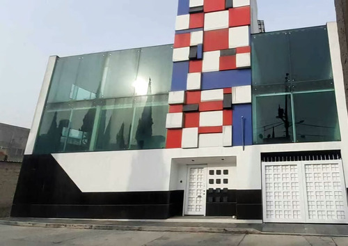 En Renta San Lorenzo Tepaltitlan, Edificio De 2 Plantastoluca