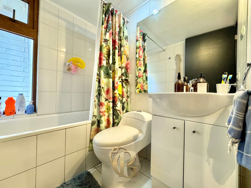 Remodelada En Condominio Cerrado Pasaje Los Prados