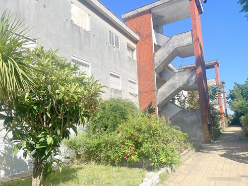 Alquiler De Lindo Apartamento. Peñarol, 3 O 4 Dormitorios, Estufa A Leña, Muy Luminoso Y De Buen Tamaño!