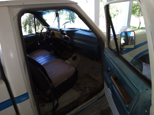 Ford F-100 Pick Up