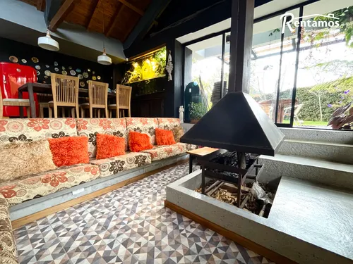 Casa En Venta En Alto Del Escobero. Cod V775211