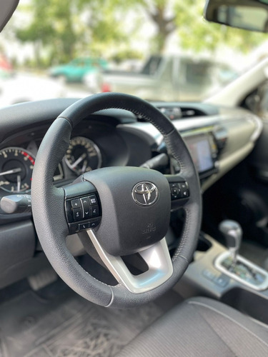 Imagen 19 de 19 de Toyota Hilux Srv 4x2 At