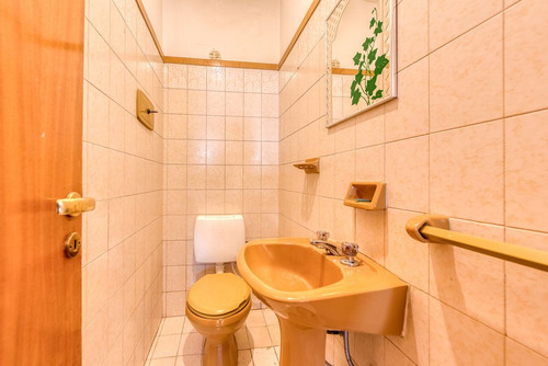 Venta Casa 5 Dormitorios En Boedo Cochera Patio