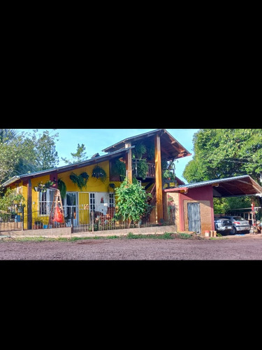 Misiones. Casa Con Empresa De Colectivos