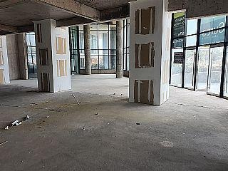 Rambla Puerto Del Buceo, Local En Edificio Forum