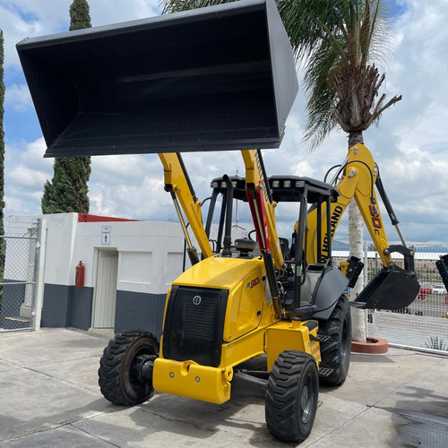 Retroexcavadora New Holland B90c
