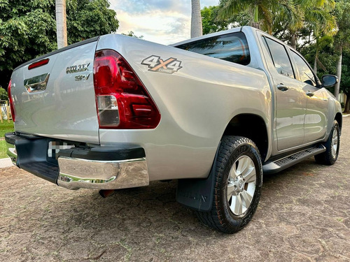 Toyota Hilux 2.8 Tdi Srv Cab. Dupla 4x4 Aut. 4p