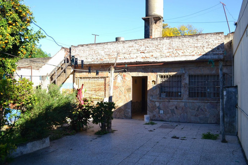 Imagen 13 de 21 de Casa De 3 Dormitorios Con Patio En Pasaje Echevarria 542