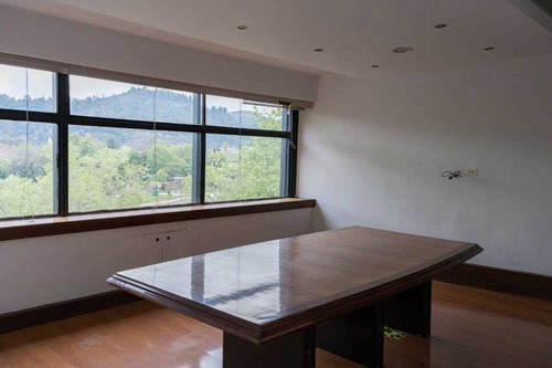 Imagen 3 de 6 de Excelente Oficina Con Linda Vista Al Parque, Edificio Icono