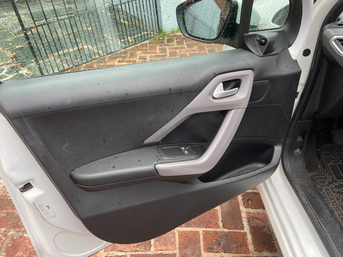 Peugeot 208 1.6 Active
