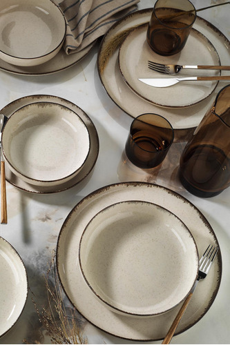 Imagen 3 de 7 de Plato Playo Porcelana Artesanal Filo Envejecido Rustic 24 Cm