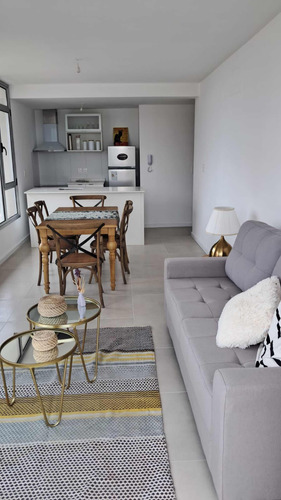 Apartamento En Piriapolis Rambla 1,2 Dormitorios