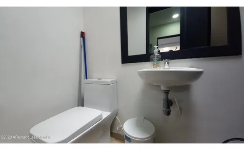 Comercial En Nuevo Country Rah Co: 25-1295