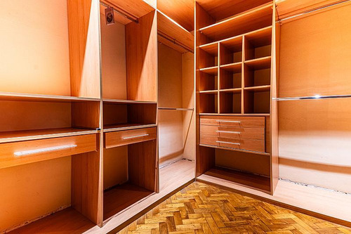Seis Ambientes - Dos Baños - Categoría - Recoleta - Montevideo Y Quintana
