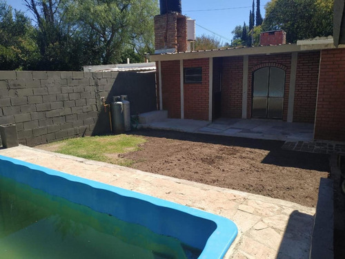 Imagen 7 de 28 de 2 Casas Independientes En Un Terreno Con Piscina, La Falda
