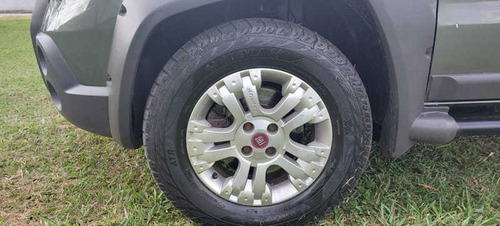 Imagem 12 de 12 de Fiat Strada Adv. Locker Cd 1.8 8 V 2011