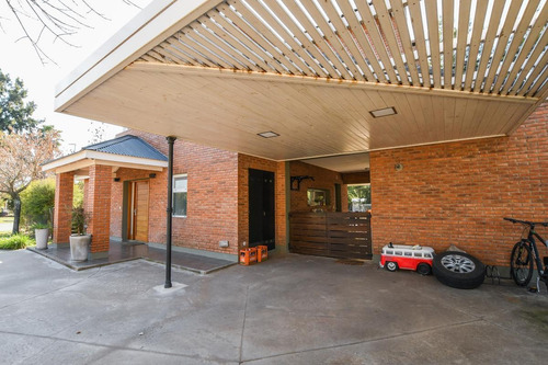Imagen 6 de 30 de Casa De 3 Dormitorios En Venta Con Pileta Barrio Cerrado Aldea Fisherton