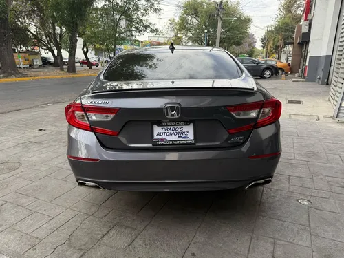 Honda Accord 2.0 Touring At