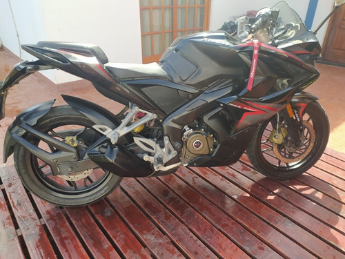 Rouser Rs 200