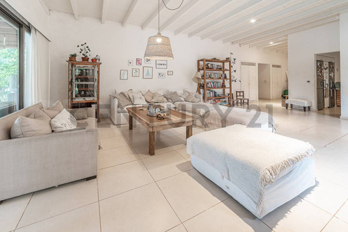 Venta Casa 5 Ambientes En 1 Planta Con Vista A La Laguna Cantón Norte, Escobar