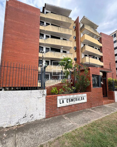 Apartamento Amoblado En Venta Ubicado En El Conj. Resd. La Esmeralda, En Villa Granada, Puerto Ordaz