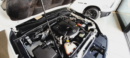 Imagen 6 de 16 de Toyota Hilux 2.8 Cd Srv 177cv 4x4