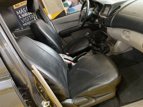 Imagen 15 de 25 de Mitsubishi L200 2.5l