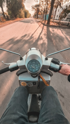 Imagen 4 de 10 de Piaggio Vespa Px150