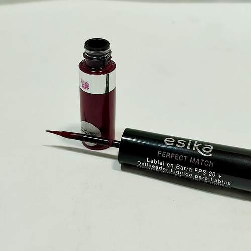 Imagen 4 de 6 de Labial Con Delineador Liquido Esika Perfect Match Orinigal