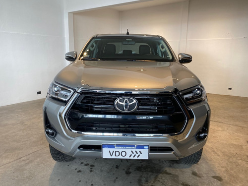 Imagen 2 de 14 de Toyota Hilux Srv 2.8 Tdi 4x4 At Accesorios Vehiculosdeloeste