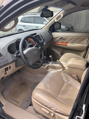 Toyota Hilux SW4 4.0 V6 Srv 7l 4x4 Aut. 5p