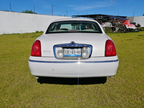 Lincoln Town Car Cartier Piel At