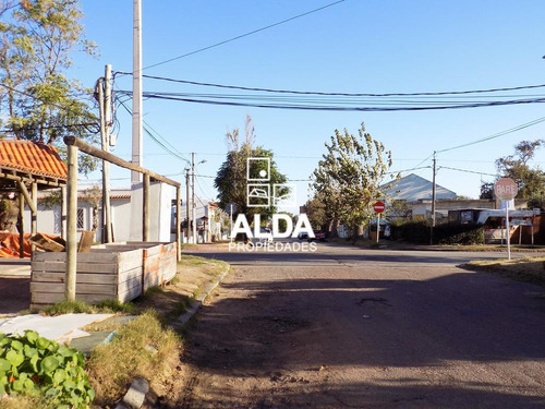Imagen 7 de 10 de Local Comercial Centro Piriápolis Venta Lo101100