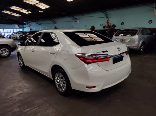 Toyota Corolla Xli Cvt 1.8 / Nafta / 2017