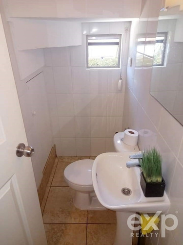 Casa En Venta De 4 Dorm. En Algarrobo