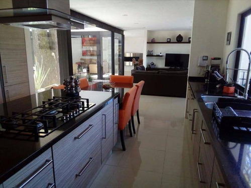 Imagen 24 de 30 de En Venta Moderna Casa En Club De Golf Los Encinos, Estado De México