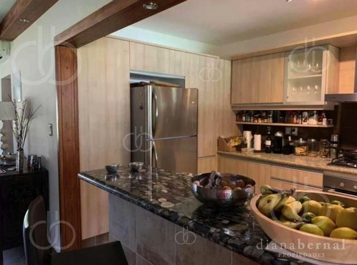 Imagen 4 de 14 de Casa En Punta Del Este, Playa Mansa. Excelente Ubicación A Una Cuadra De La Playa. - Ref: 54149