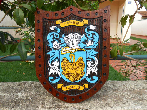 Brasões De Familia - Escudo De Armas Entalhado Em Madeira