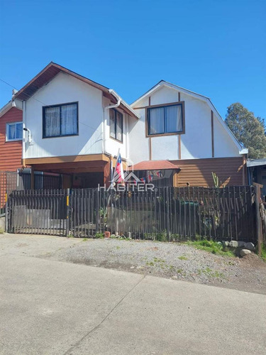 Casa En Venta De 3 Dorm. En Pucón