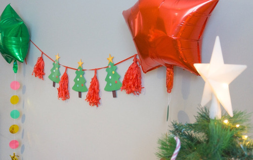 Guirnalda Arbolitos Verdes Y Borlas Navidad Decoración