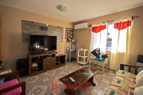 Imagen 5 de 16 de Casa Y Galpón Sobre Lote 3287 M2