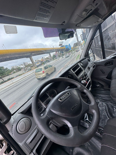Iveco Daily Chasis 3.0 35S14 3450 Cab. Simples 2P