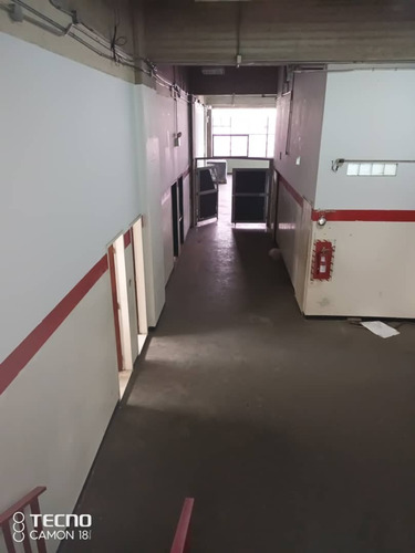 Imagen 14 de 27 de Alquiler De Planta Comercial En Edificio Boleita Sur