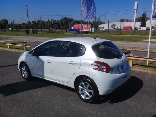 Peugeot 208 Allure 1.5 2016 Car One Jf