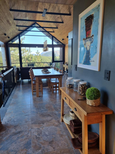 Casa En Venta - 3 Dormitorios 3 Baños - 2.100mts2 - San Martín De Los Andes