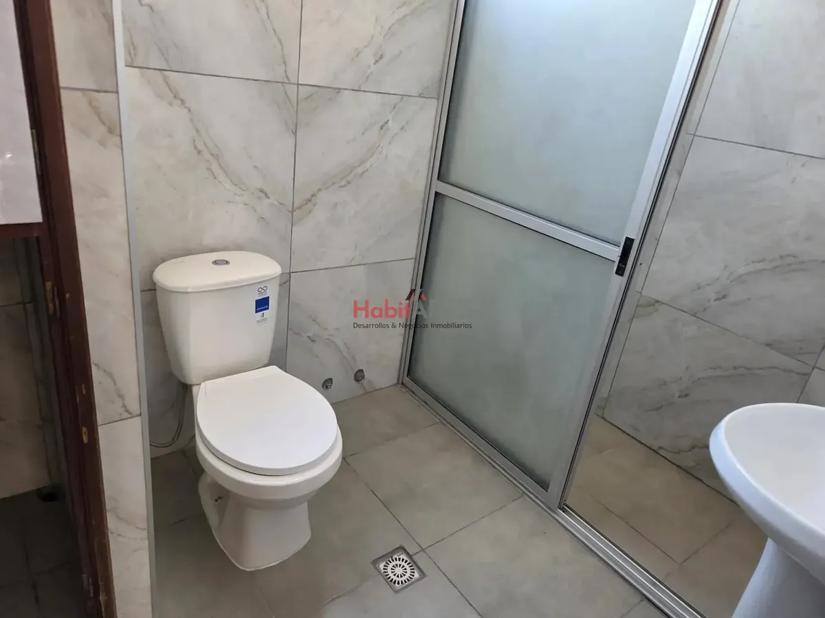 Casa En Alquiler En La Blanqueada De 3 Dormitorios Con Cochera · Foto 2