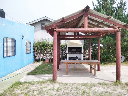 Imagen 5 de 8 de Venta Chalet Independiente Mar Del Tuyu 88 E/ 8 Y 9